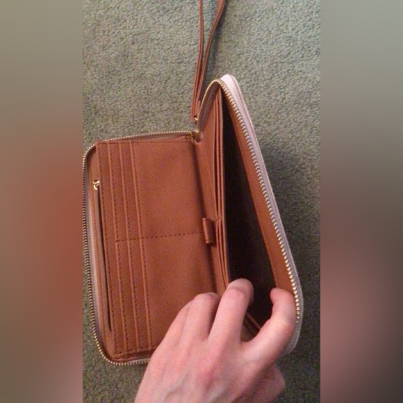 Steve Madden Wristlet - Picture 7 of 7